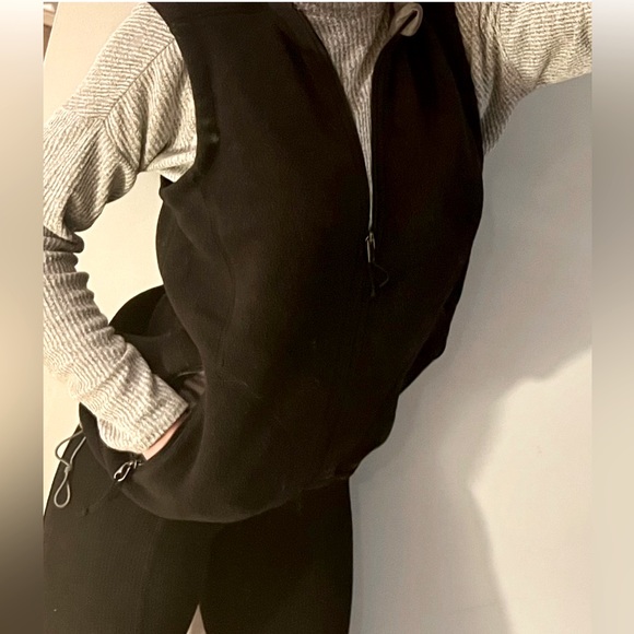 Black MEC fleece vest - Picture 1 of 16